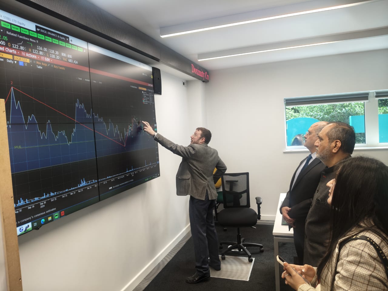 🌍✨ A Glorious AKI Global Moment in London! ✨🌍